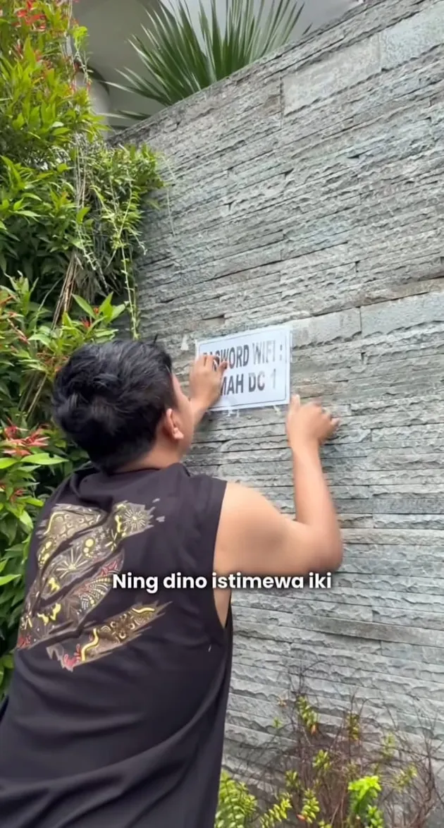 Denny Caknan pasag Password Wifi rumah untuk warga COD