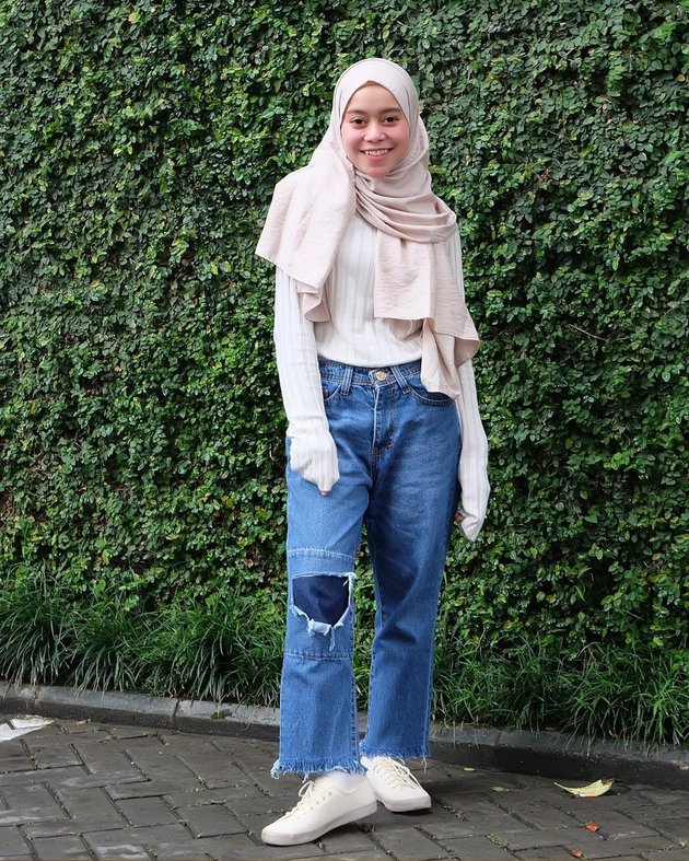 7 Fashion Hijab Modis Ala Lesti Ini Bisa Jadi Inspirasi 