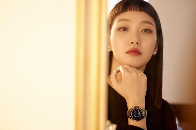 7 Beautiful Photos of Kim Go Eun for Latest Vogue Korea Photoshoot, Super Short Bangs Highlighted