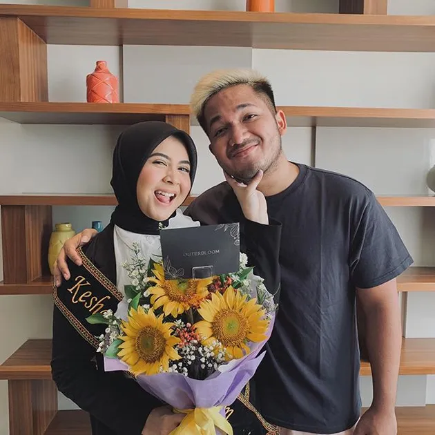 Foto Prewed Kesha Ratuliu &amp; Adhi Permana