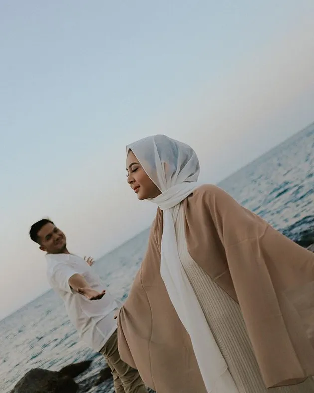 Foto Prewed Kesha Ratuliu &amp; Adhi Permana