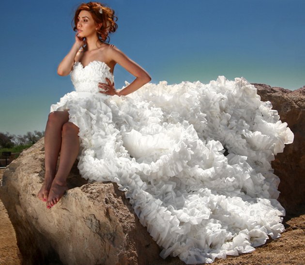 7 Unique and Unmatched Wedding Gowns, Dare to Wear These on Your Special Day?