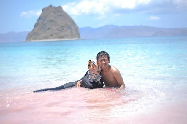 7 Honeymoon Styles of Angga Putra 'ANAK LANGIT' in Labuan Bajo, Very Romantic