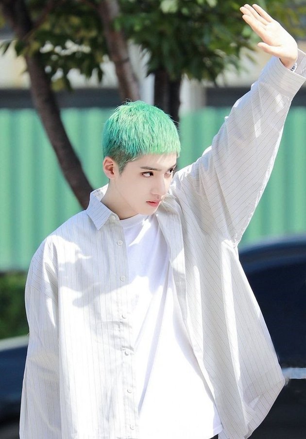 7 K-Pop Idols Who Look More Handsome with Mint-Colored Hair, Suga BTS to Chenle NCT Cool and Refreshing Like Coconut Ice!