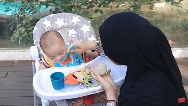 7 Moments of Baby Air, Irish Bella's Child, First Time Eating, Facial Expressions Make You Adorable - Devour From Beginning to End