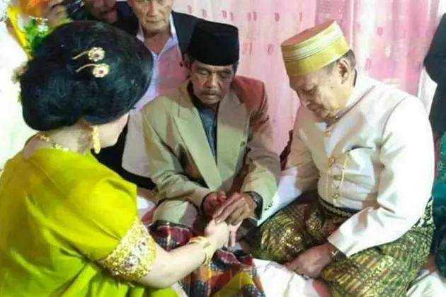 Cinta Tak Pandang Fisik