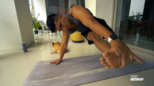 7 Challenging Yoga Poses of Nikita Willy, Including Intimate Pose with Husband