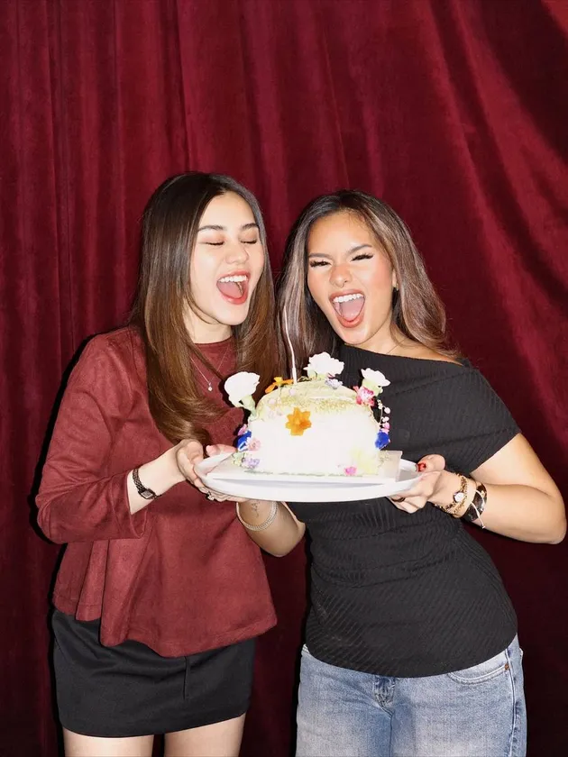 Aaliyah Massaid dan Zahwa Massaid