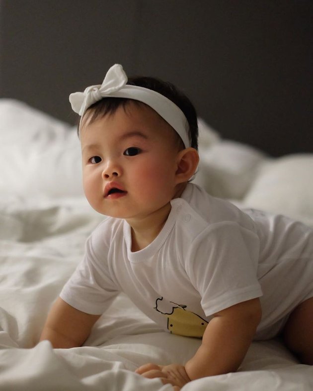 7 Portraits of Abigail Tjandra, Edric Tjandra's Daughter Who is Not Yet One Year Old, Beautiful and Adorable!