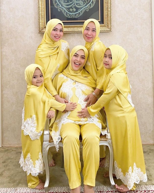 7 Portraits of Aisyahrani, Syahrini's Younger Sister, Showing Her Growing Baby Bump in Her Second Pregnancy