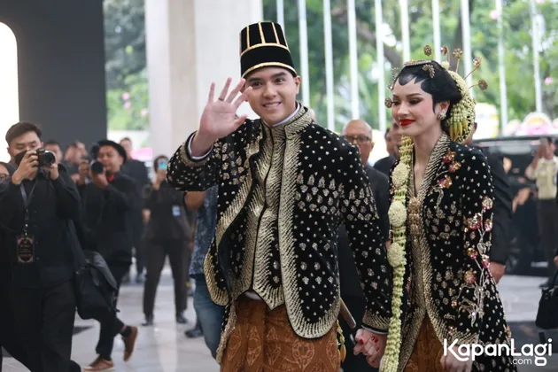 Al Ghazali, Alyssa Daguise, Ahmad Dhani, bulan madu, Afrika