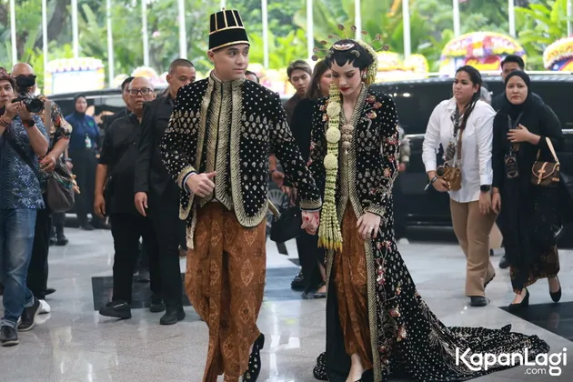 Al Ghazali, Alyssa Daguise, Ahmad Dhani, bulan madu, Afrika