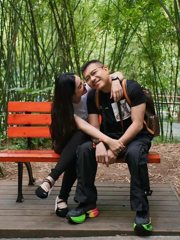 Anang dan Ashanty Peluk Cium Kayak Pacaran Lagi di Chin