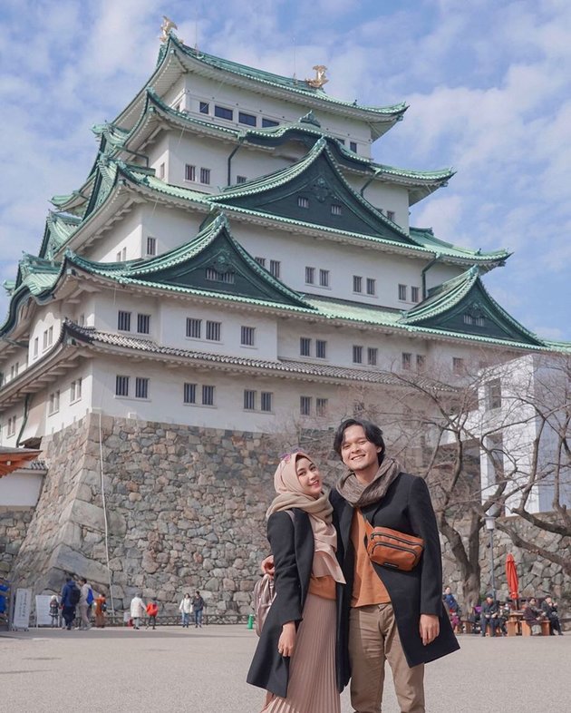 7 Photos of Anisa Rahma in Japan with Husband, Compact and Romantic