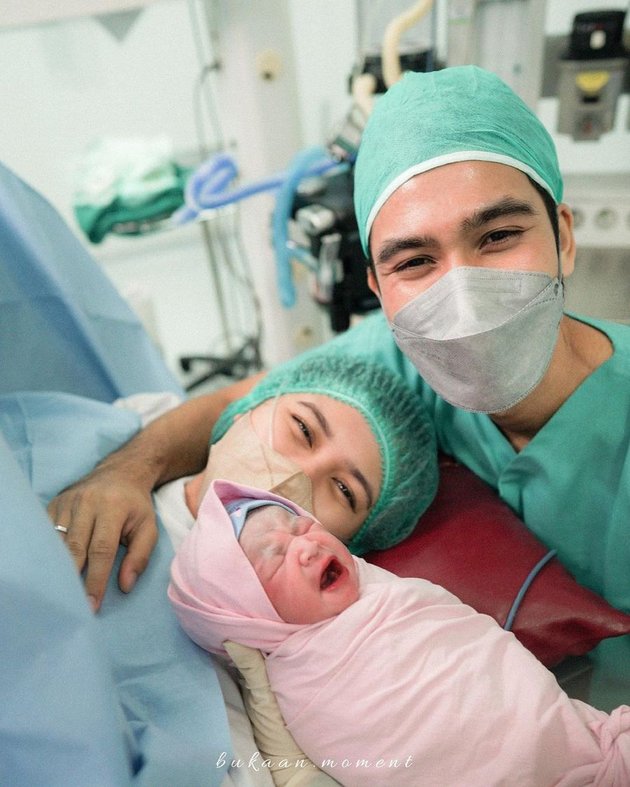 7 Portraits of Annissa, Alyssa Soebandono's Younger Sister, Giving Birth to Her Second Child, Beautiful and Adorable Face of the Little One Becomes the Highlight