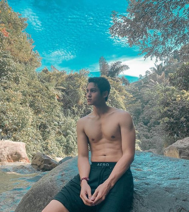7 Portraits of Antonio Blanco Jr Topless While Adventuring in the Great Outdoors, Star of 'A WIFE'S DIARY' This Guy is Really Macho!