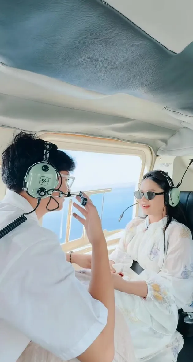 April DA7 dan pacar nikmati pemandangan