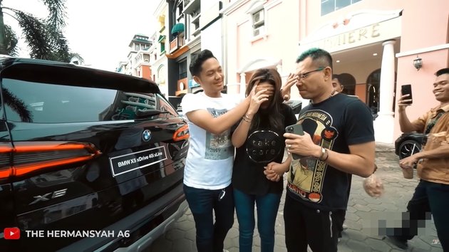 7 Portraits of Aurel and Azriel Hermansyah Giving Luxury Cars to Anang - Ashanty, Worth Almost Rp2 Billion