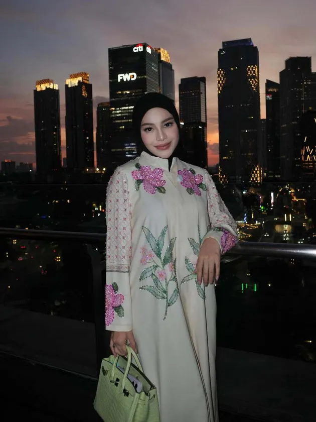Aurel Hermansyah tampil cantik.