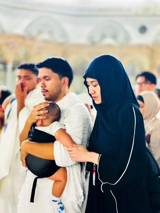 Aaliyah Massaid dan Thariq umrah
