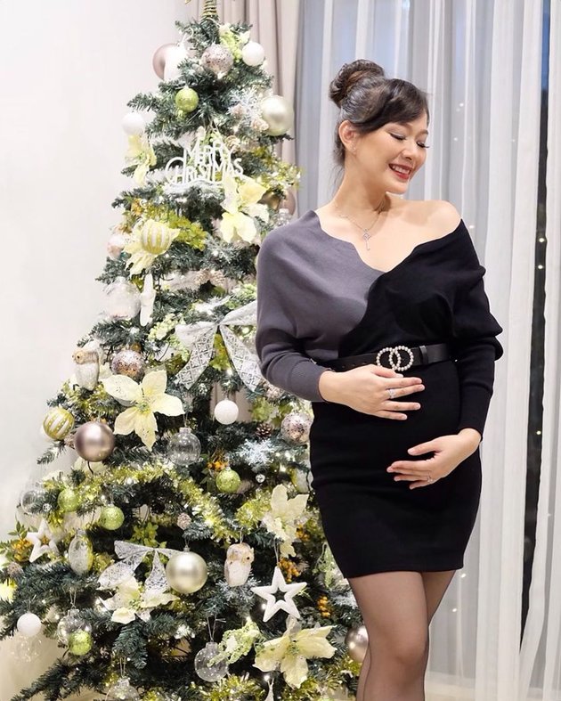 7 Portraits of Yuanita Christiani's Baby Bump in Various Moments, from Vacation to Chinese New Year