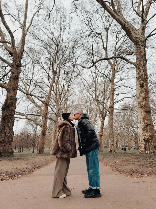 BCL Liburan romantis Bareng suami