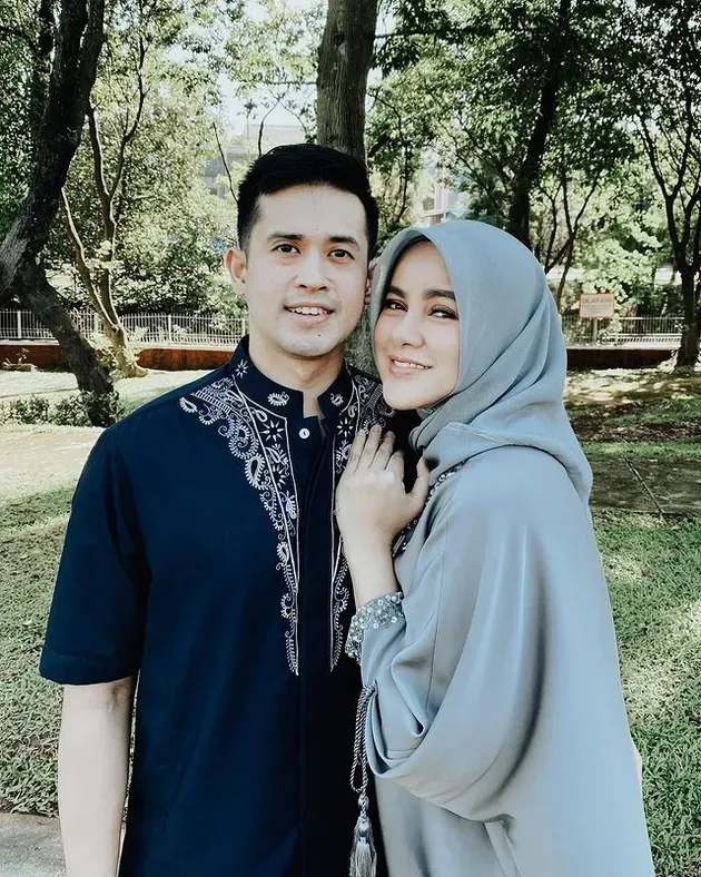 Olla Ramlan, Lepas Hijab, dukungan mantan suami