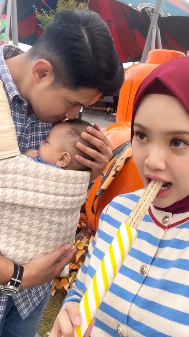 Chand Kelvin dan keluarga liburan ke Korea