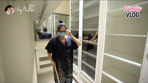 7 Portraits of Andhika Pratama and Ussy Sulistiawaty's Spacious Closet, Still Not Enough to Fit the Shoe Collection