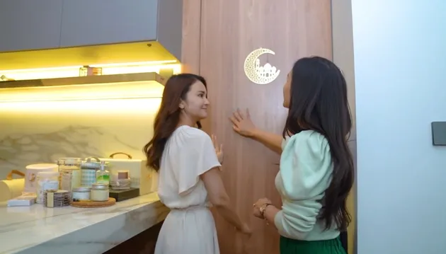 pintu rahasia Dapur Rumah Michelle Ziudith 