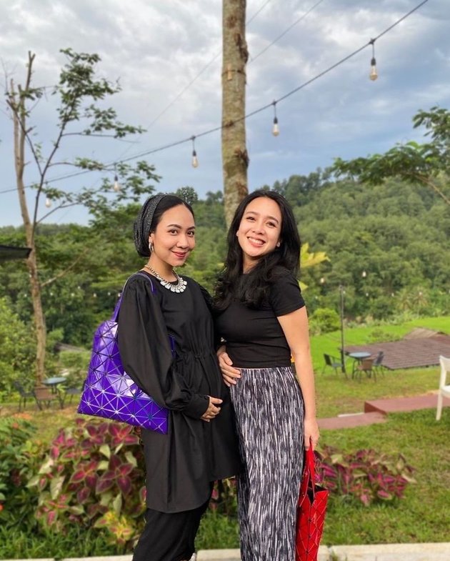 7 Portraits of Dea Ananda Showing off her Bare Baby Bump in a 12-Year-Awaited Pregnancy, Netizens Discuss Zodiac Signs and Baby's Gender