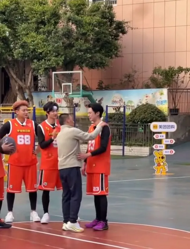 Kembali ke Leshan untuk Syuting Variety Show