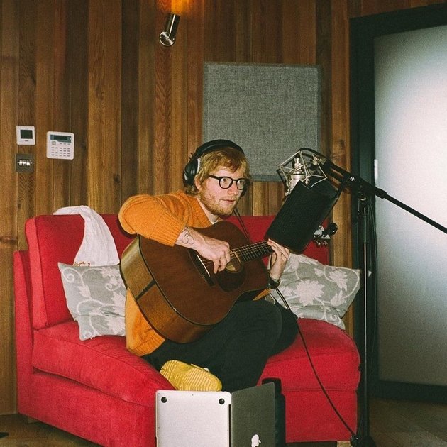 7 Portraits of Ed Sheeran Who Successfully Won the Favorite Male Pop Artist Award at the 2021 American Music Awards