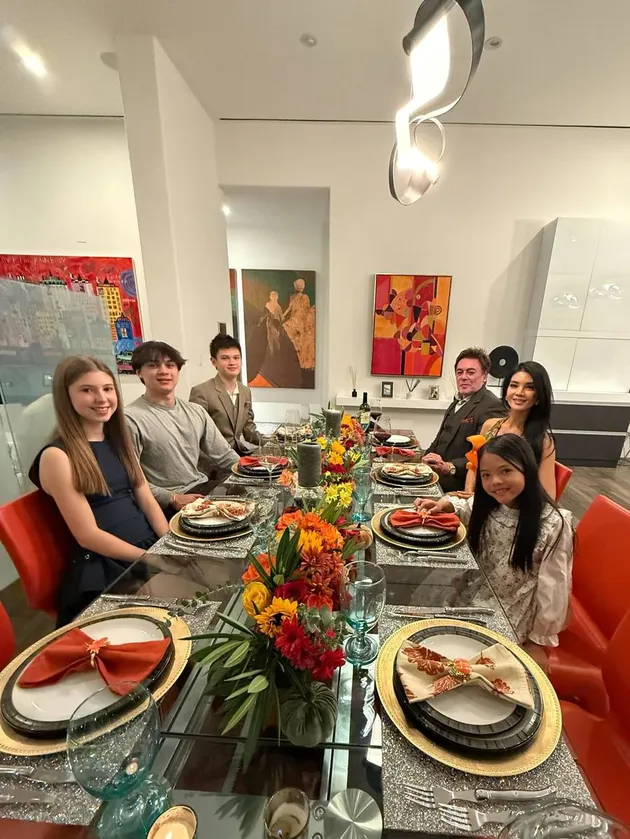 Keluarga Farah Quinn rayakan thanksgiving 