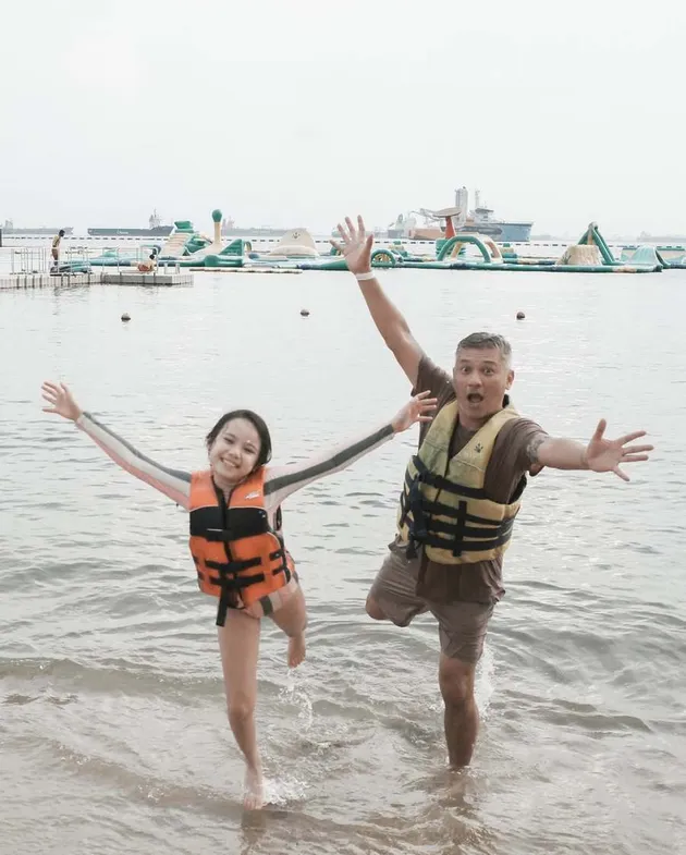 Gading Marten liburan dengan Gempi