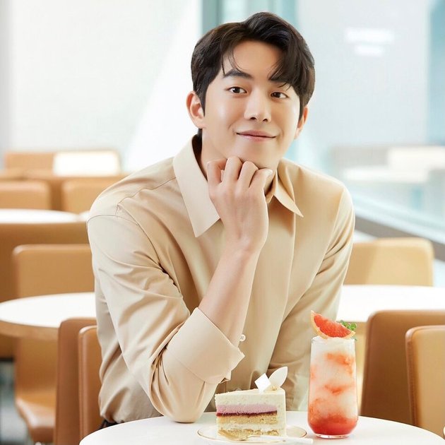 7 Handsome Portraits of Nam Joo Hyuk as a Model, Feels Like Having a Date at the Cafe
