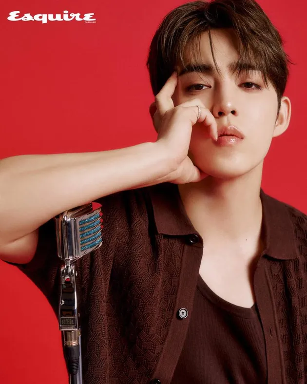 pemotretan S.Coups tampil ganteng untuk Majalah Esquire Thailand
