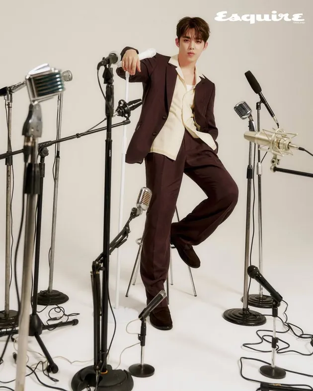 pemotretan S.Coups pancarkan aura bintang untuk Majalah Esquire Thailand