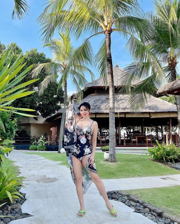 7 Portraits of Femmy Permatasari's Style During Vacation in Bali, Confidently Wearing Swimsuit and Low-Cut Tops - Admits to Gaining Weight