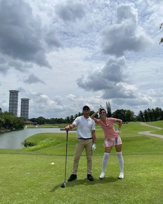 7 Portraits of Nia Ramadhani's Style While Playing Golf, Always Stylish and Not Always Wearing Short Skirts!
