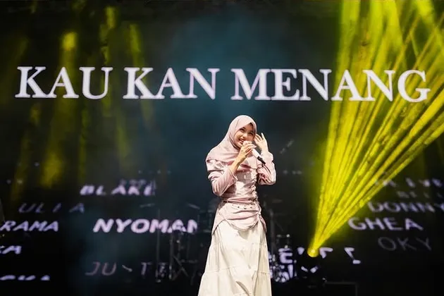 Ghea Indrawari Manggung Pakai Hijab