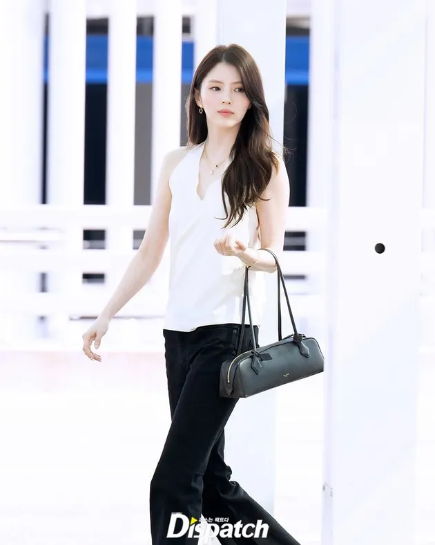 Han So Hee Tampil Kasual di Bandara menuju cannes film festival