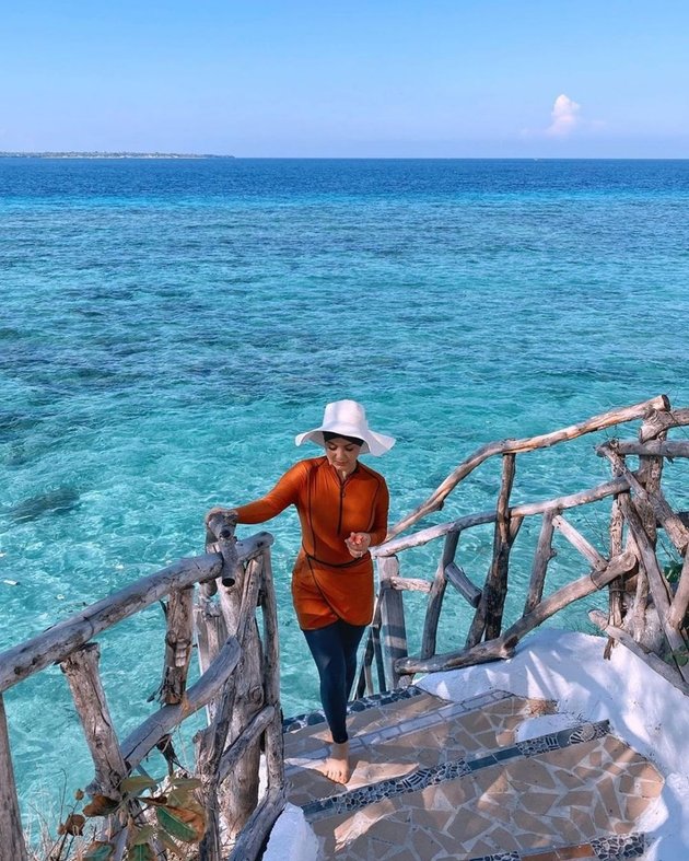 7 Potraits of Irish Bella Vacationing in Bulukamba, Her Swimsuit Becomes the Highlight