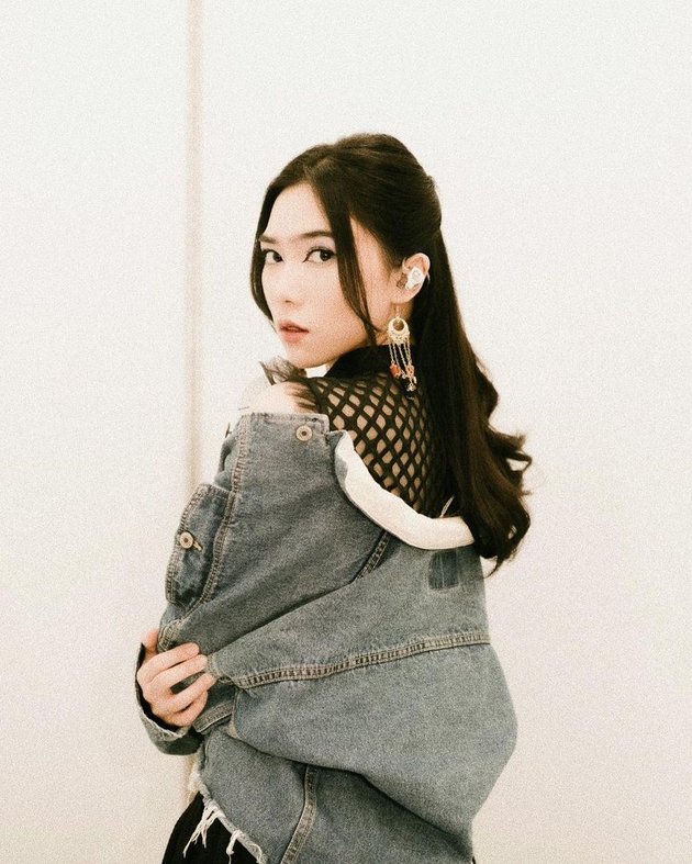 7 Portraits of Isyana Sarasvati Looking Different and Beautiful, Said to Resemble Jennie BLACKPINK, Full of Charm Showing Flat Stomach