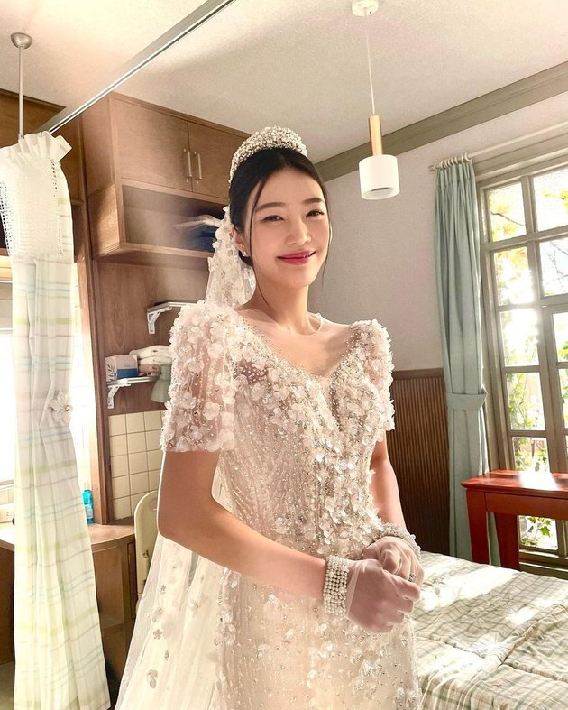 7 Portraits of Joy Red Velvet in a Wedding Dress Behind the Scenes of 'THE ONE AND ONLY', She's Stunning - Makes Netizens Ready for Wedding