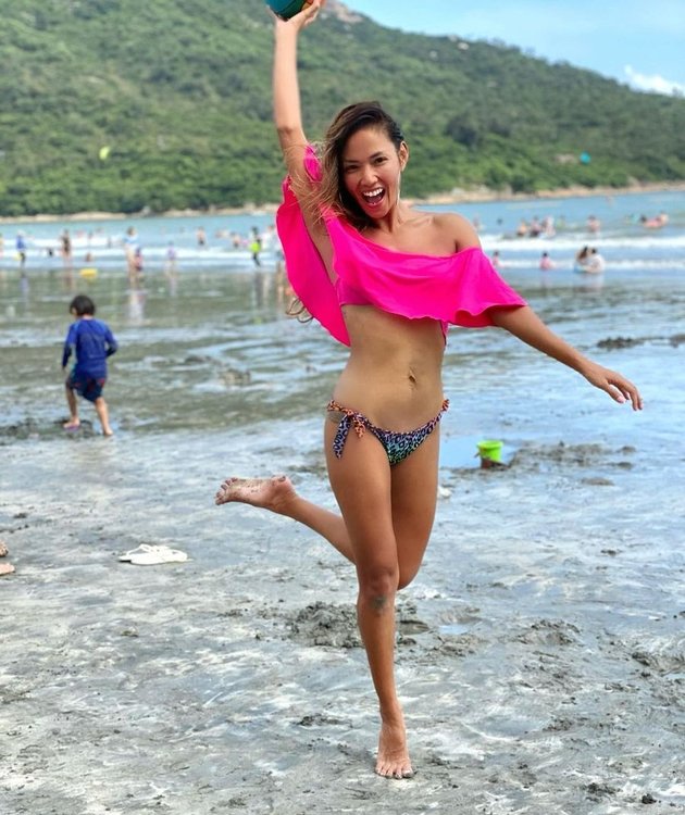 7 Portraits of Shanty's News that is Said to be More Like a Foreigner, Often Wearing Bikini to Show Body Goals - Netizens Tell Her Husband to Convert