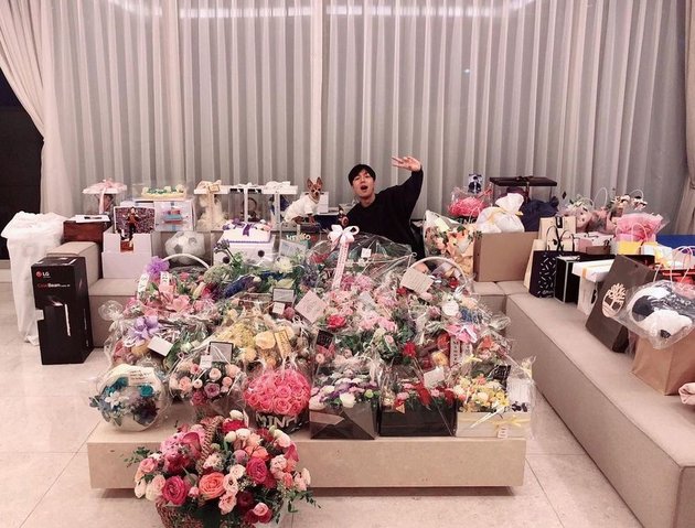 7 Portraits of Lee Min Ho's Birthday Gifts that Keep Increasing from Year to Year, Netizens: I Wonder Where He Opened Them First?