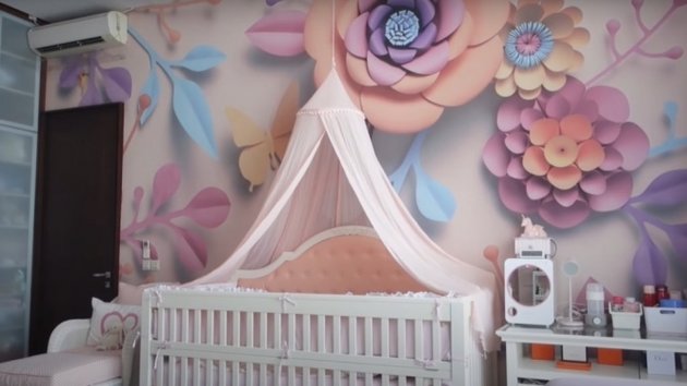 7 Portraits of Celebrity Couple's Baby Room That Outshine Your Bedroom, Aesthetic & Cute