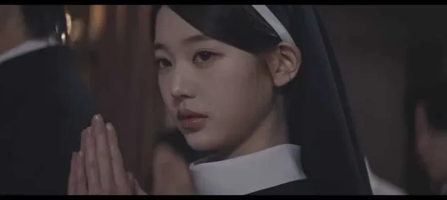 Wonyoung IVE jadi biarawati
