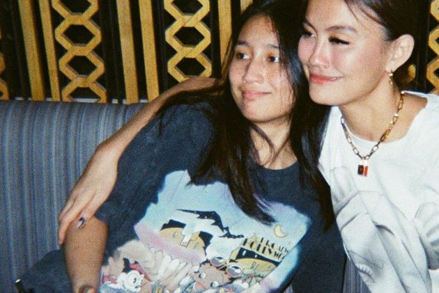 7 Portraits of Agnez Mo's Togetherness with Family, Netizens Who Try to Find Her Lover in the Photo and Immediately Get Scolded 'Bald'